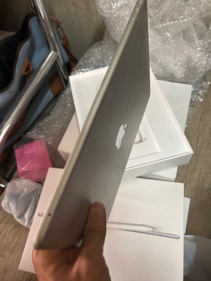 ขาย ipad Air3 64g cellular พร้อมปากกาแท้ ไม่มีอุปกรณ์ ตำหนิจอไบร์ท ขอบจอชมพู นัดรับ กทม ราคา 3900 รูปที่ 7