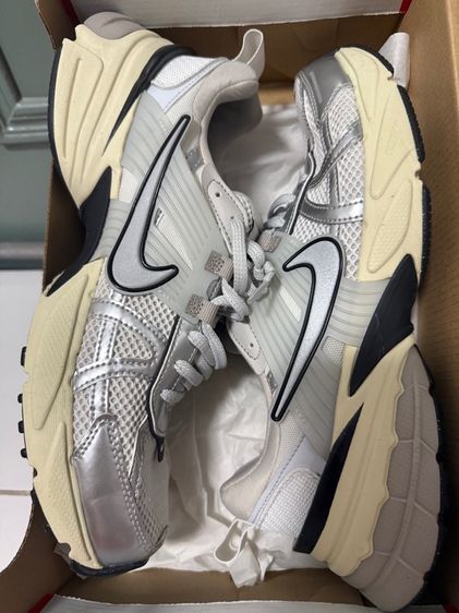 Nike V2K Run รูปที่ 8