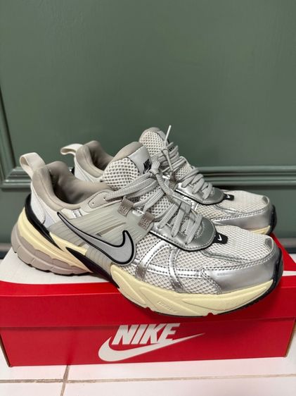 Nike V2K Run รูปที่ 4