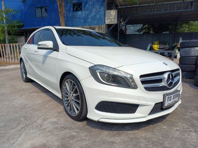 รถ Mercedes-Benz A-Class A180 สี ขาว