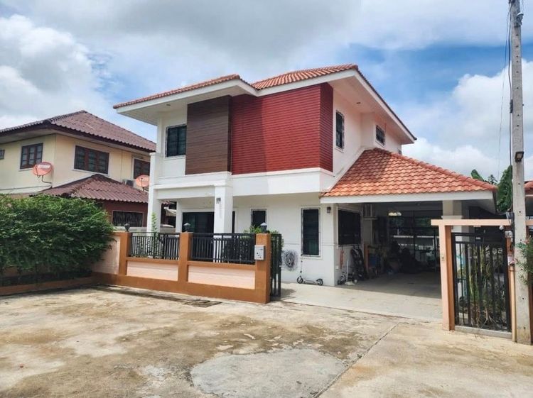 ขายบ้านทำเลดี ตรงข้ามโกลบอลเฮ้าส์ บิีกซีสุโขทัย 