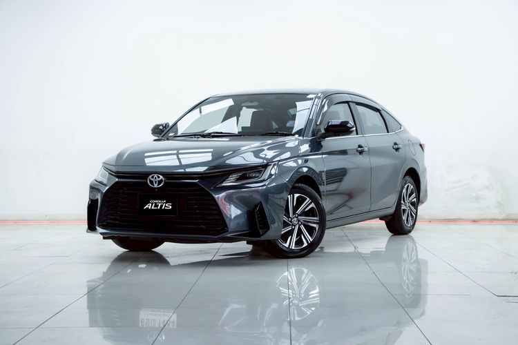 Toyota Yaris ATIV 2023 1.2 Premium Luxury Sedan เบนซิน ไม่ติดแก๊ส เกียร์อัตโนมัติ ขาว