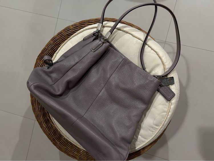 กระเป๋าสะพาย Coach สีม่วงอ่อน