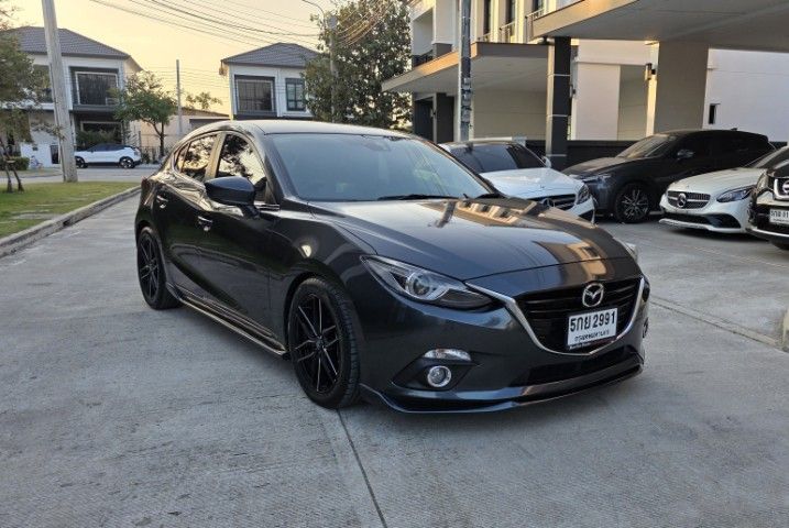 รถ Mazda Mazda3 2.0 SP Sports สี เทา