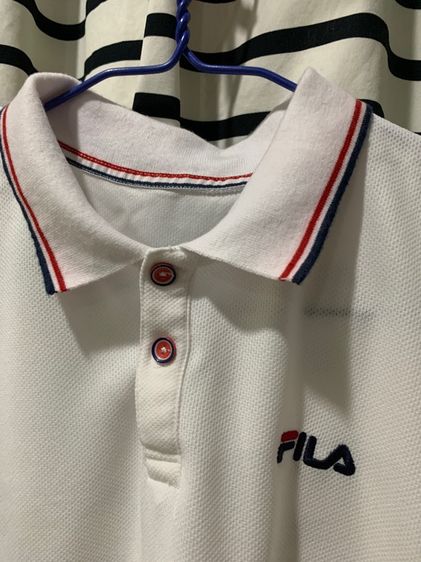 FILA – Unisex Graphic Polo Shirt ผ้ารู สวมใส่สบาย ระบายอากาศดีมากๆ ใส่เล่นกี่ฬา ได้ทุกประเภท รูปที่ 2