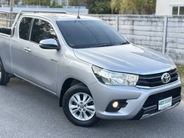 รถ Toyota Hilux Revo 2.4 J Plus สี เทา