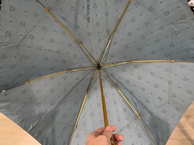 ร่มแบรนด์ MCM แท้  ( MCM UMBRELLA) ใช้กันแดด กันฝน luxury สุดๆ รูปที่ 3