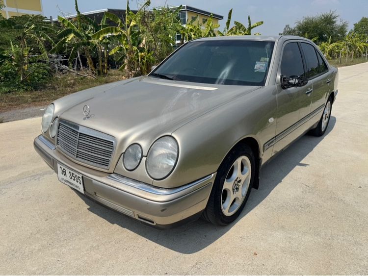 Mercedes-Benz E-Class 1999 E230 Sedan เบนซิน ไม่ติดแก๊ส เกียร์อัตโนมัติ ทอง รูปที่ 3