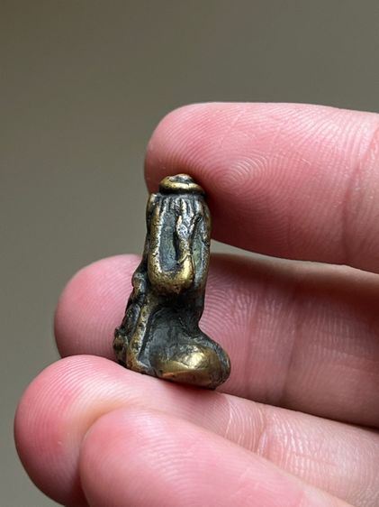 พระปิดตาหล่อเก่า รูปที่ 4