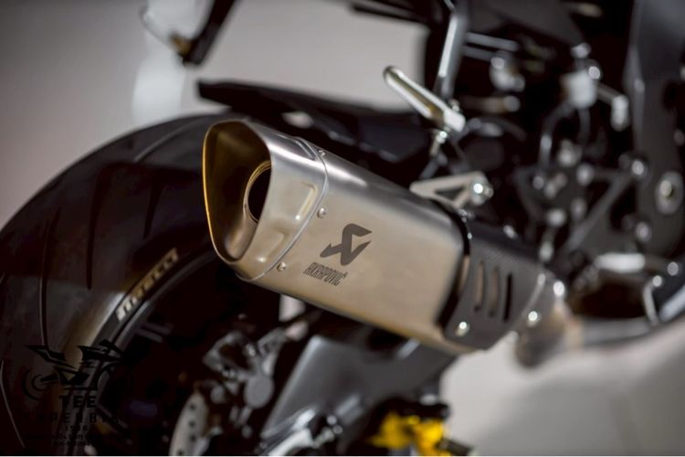 YAMAHA YZF-R1 รูปที่ 7