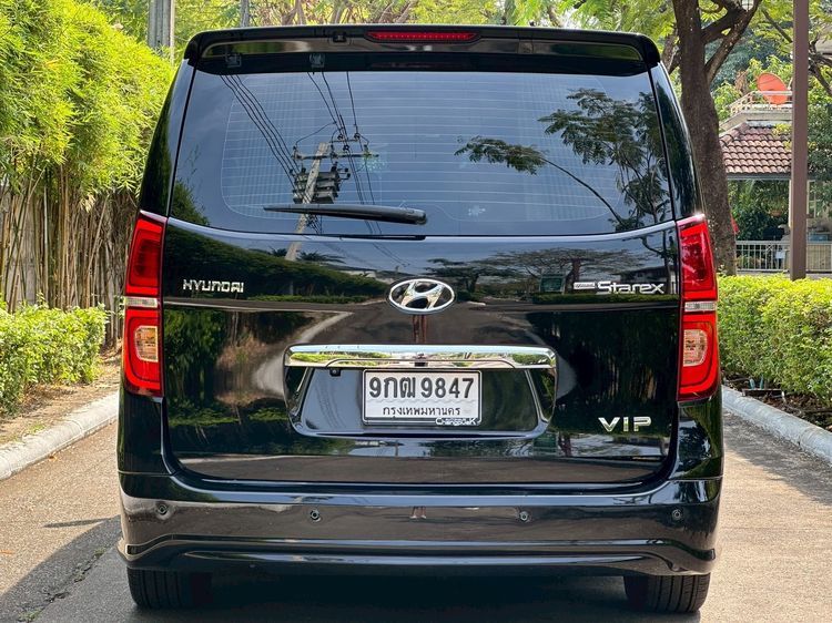 Hyundai Grand Starex 2019 2.5 VIP Van ดีเซล ไม่ติดแก๊ส เกียร์อัตโนมัติ ดำ รูปที่ 4