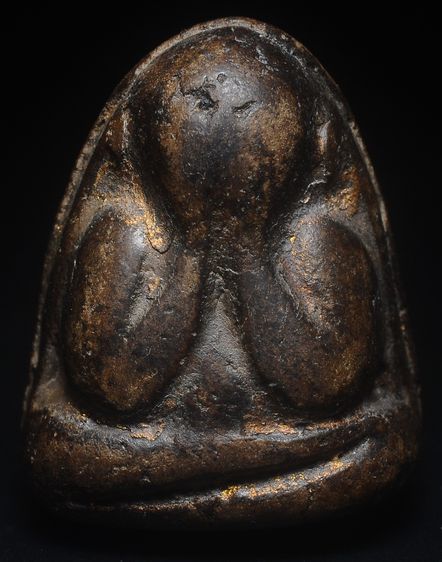 พระปิดตาหลวงพ่อแก้ว วัดเคลือวัล พิมพ์หลังแบบ เนื้อกะลาครับ เปิดบูชา 1200ครับ ติดต่อ line 0845027376ครับ