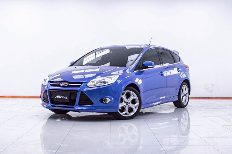 รถ Ford Focus 2.0 Sport สี น้ำเงิน