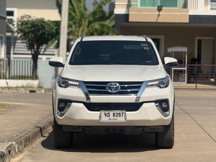 Toyota Fortuner 2018 2.4 V 4WD ดีเซล ไม่ติดแก๊ส เกียร์อัตโนมัติ ขาว รูปที่ 2