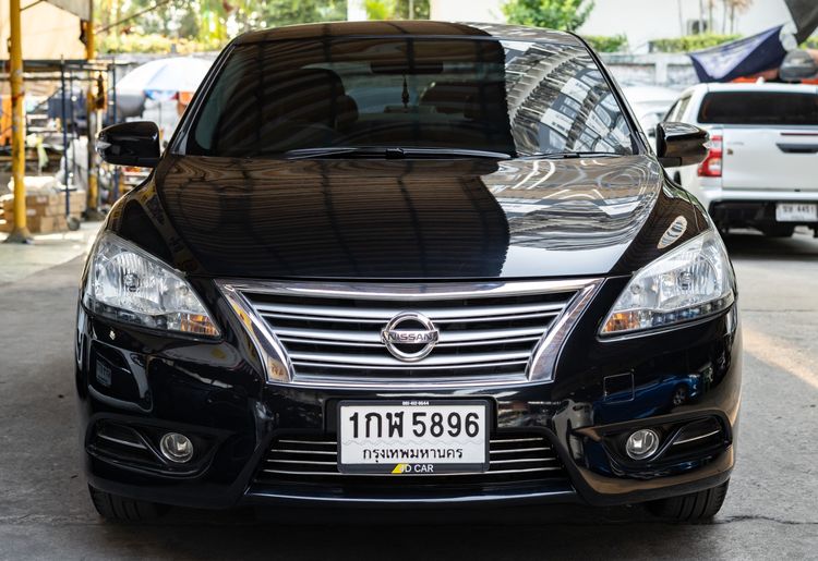 รถ Nissan Sylphy 1.8 V สี ดำ