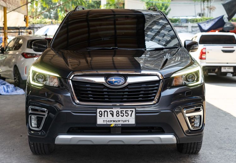 รถ Subaru Forester 2.0 i-S สี เทา