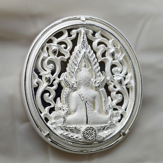 พระพุทธชินราช กรมตำรวจรุ่นแรก รุ่น “ประวัติศาสตร์” เหรียญรูปไข่ฉลุลายไทย พิมพ์ใหญ่ เนื้อเงินขัดเงา ปี2562 พร่อมกล่องเดิม รูปที่ 6