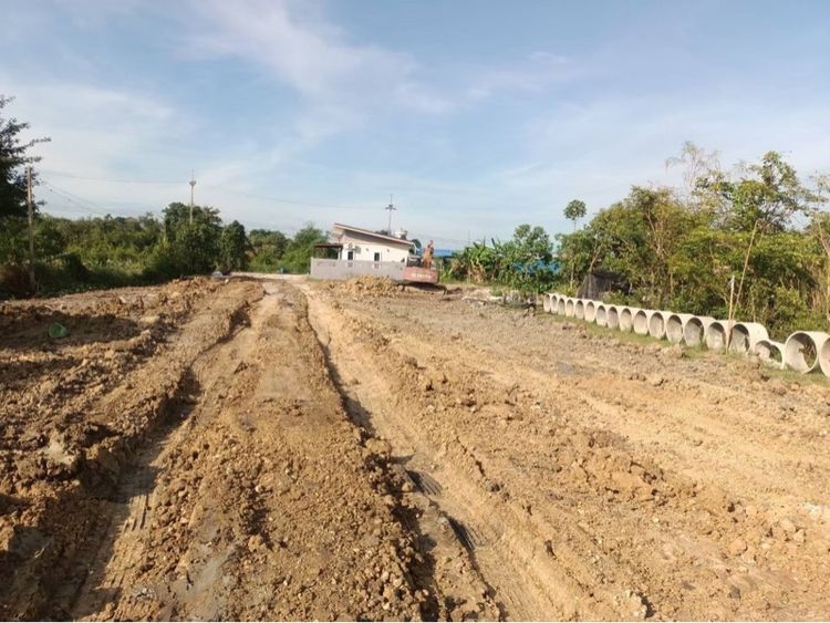 ไม่ใช่ พื้นที่ว่าง 4 โฉนด รวม 1 ไร่ 1 งานครับ รูปที่ 2