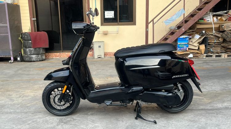 V-Special 2022 Lambretta V200 จดปี 22 ไมล์ 9288 km.