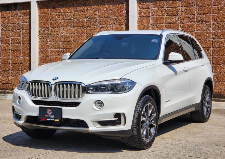 รถ BMW X5 2.0 xDrive40e Pure Experience 4WD สี ขาว