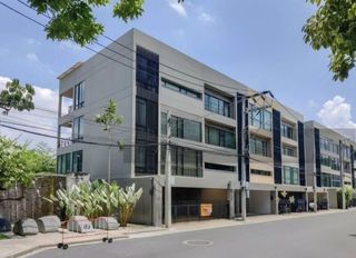 ปล่อยเช่า Noble Cube Pattanakarn – ทาวน์โฮมหรู ใจกลางพัฒนาการ
บ้านสวย ฟังก์ชันครบ ทำเลศักยภาพ เหมาะทั้งอยู่อาศัยและโฮมออฟฟิศ
