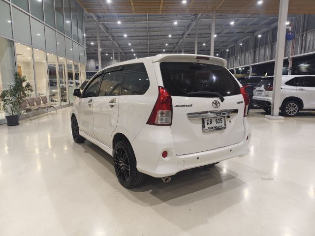 Toyota Avanza 2012 1.5 S Sedan เบนซิน ไม่ติดแก๊ส เกียร์อัตโนมัติ ขาว รูปที่ 4