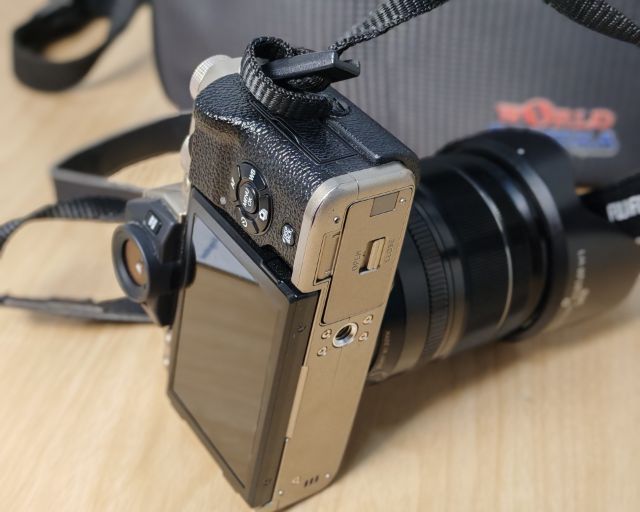 Fuji XT100 มี 2 เลนส์ รูปที่ 8