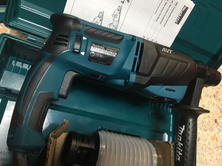 สว่านไฟฟ้าโรตารี่3ระบบ makita HR2631F 13mm ปรับซ้ายขวาได้สภาพเหมือนใหม่ไม่ได้ผ่านการใช้งานอุปกรณ์ครบพร้อมกล่องแท้ รูปที่ 4
