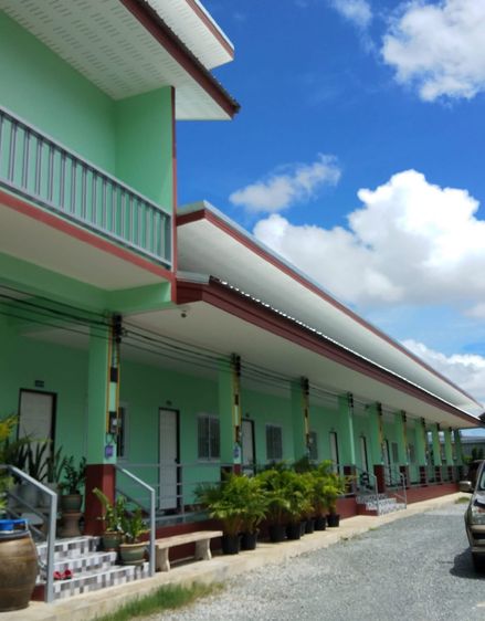 ที่ดินพร้อมห้องแถว