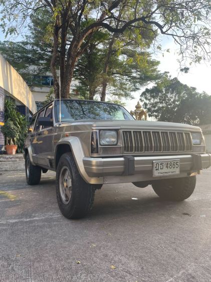 รถ Jeep Cherokee 4.0 Limited 4WD สี ทอง