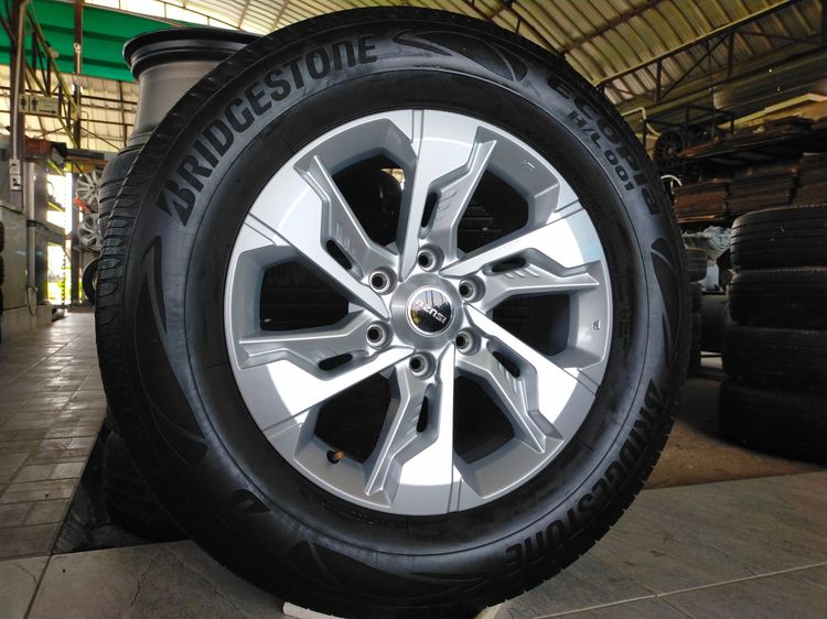 แม็กอีซูซุ ขอบ18 ป้ายแดง สีเดิม พร้อมยางบริสโตน 265 60 18 ปี23 ใส่isuzu ตัวสูง mu-x mu-7 12500