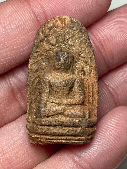 พระคงลำพูนเนื้อดิน