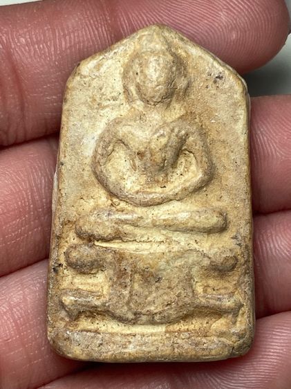 พระปางสมาธิเนื้อผงห้าเหลี่ยม