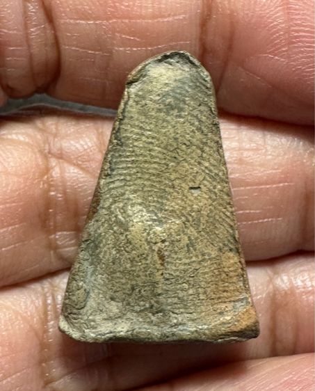 🙏พระผงสุพรรณพิมพ์หน้ากลาง เนื้อผ่านสองสีมีนวลดินตามซอก เนื้อละเอียด🙏 รูปที่ 2