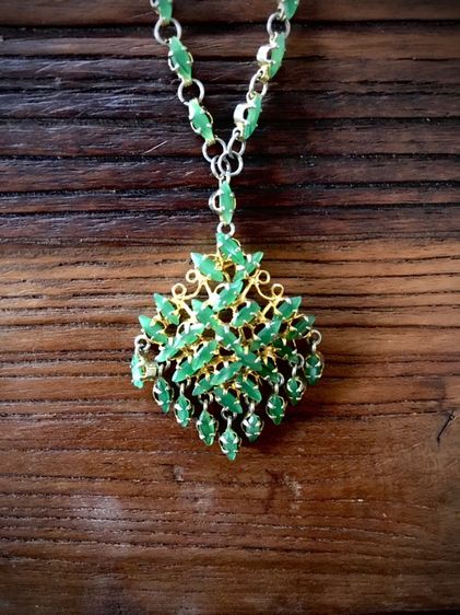 (มือสอง) สร้อยคอ พร้อม จี้ มรกตแท้ งานเก่าเก็บ  แบบโบราณ สวยล้ำค่า น่าสะสม  รูปที่ 2