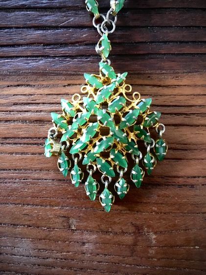 (มือสอง) สร้อยคอ พร้อม จี้ มรกตแท้ งานเก่าเก็บ  แบบโบราณ สวยล้ำค่า น่าสะสม  รูปที่ 3