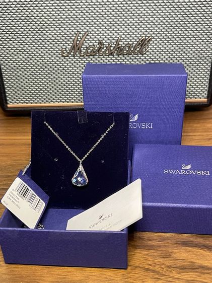 จิวเวอรี่ สร้อยคอและจี้ สร้อยคอSwarovskiของแท้มือสองพร้อมกล่อง