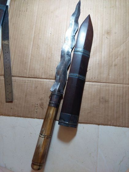 เครื่องรางกริชหลวงพ่อเดิมวัดหนองโพใบ 12 ยาวรวม 21 นิ้ว