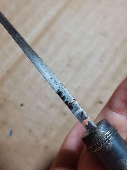 เครื่องรางมีดหมอหลวงพ่อรุ่งวัดหนองสีนวลใบ 5 นิ้วยาวรวม 10 นิ้วฝังตะกรุด รูปที่ 2