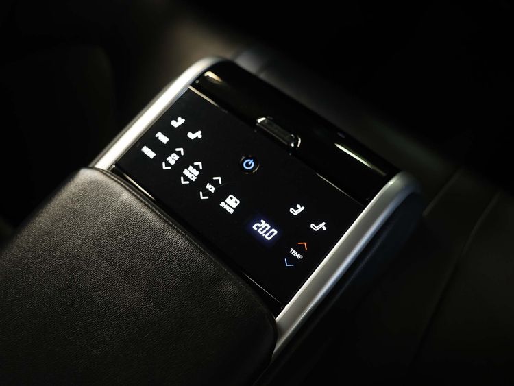 Toyota Camry 2022 2.5 HEV Premium Luxury Sedan ไฮบริด ไม่ติดแก๊ส เกียร์อัตโนมัติ แดง รูปที่ 4