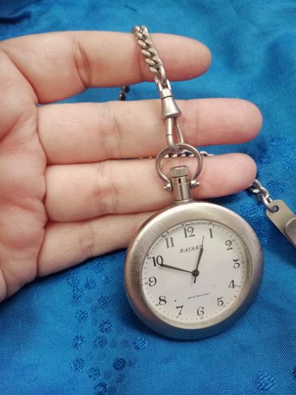 นาฬิกาพก สีเงินอมเทาๆ (ไม่ทราบเนื้อ ไม่ได้เสียไปใส่ถ่านเองค่ะ) รูปที่ 2