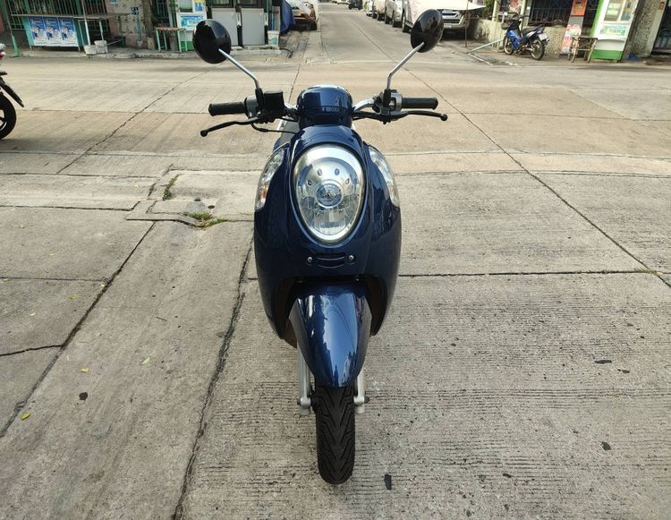 🛵ยังไงก็ขาย SCOOPY-i ปี 56 เครื่องดี สีสวย สตาร์ทมือ(ท่อดัง) เล่มชุดโอนครบ+เปลี่ยนถ่ายน้ำมันเครื่องฟรี ส่งฟรี30 ก.ม รูปที่ 4