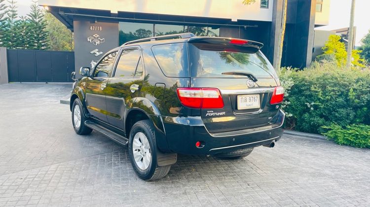 Toyota Fortuner 2010 3.0 V Utility-car ดีเซล ไม่ติดแก๊ส เกียร์อัตโนมัติ ดำ รูปที่ 4