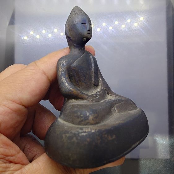 พระบูชา ฝีพระหัตถ์สมเด็จย่า ปี 2515 สภาพสวย ผิวหิ้ง เข้มๆ รูปที่ 4