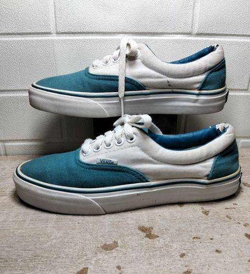 UK 8.5 | EU 42 2/3 | US 9 อื่นๆ รองเท้าผ้าใบวินเทจ vansมือสองเบอร์เบอร์ 38.5 ยาว 24.5cm สภาพดี ใช้งานได้ปกติ