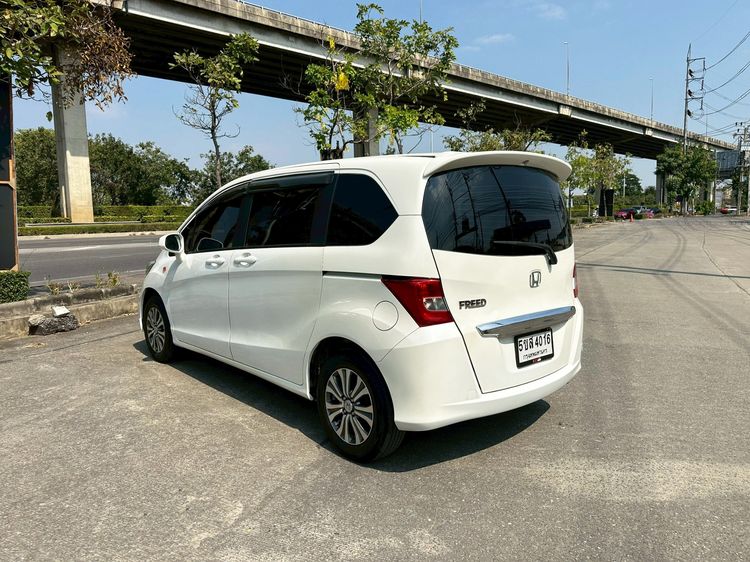 Honda Freed 2012 1.5 SE Sedan เบนซิน ไม่ติดแก๊ส เกียร์อัตโนมัติ ขาว รูปที่ 4