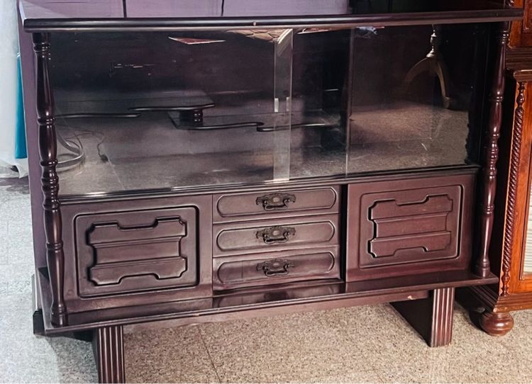 ตู้ไม้ใส่ของโชว์ ของสะสม ใช้งานสารพัดประโยชน์ รูปที่ 4