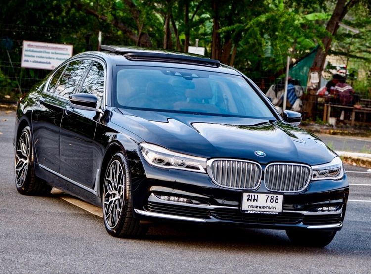 รถ BMW Series 7 730Ld สี ดำ