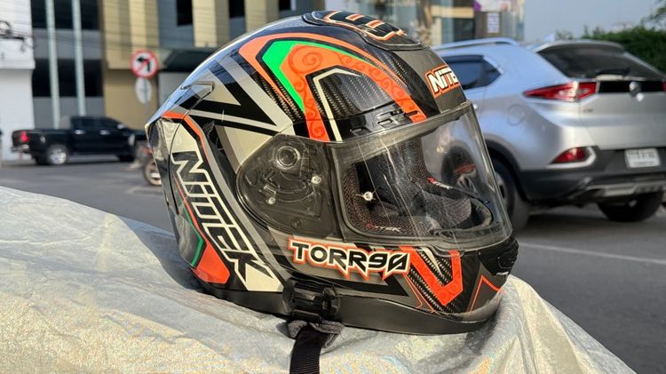 หมวกกันน็อค Nitek P1 carbon