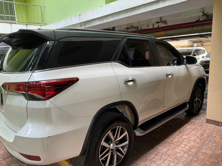 Toyota Fortuner 2018 2.4 V ดีเซล เกียร์อัตโนมัติ ขาว รูปที่ 4